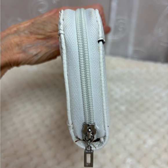 Guess Airlia Color Block Women’s Zip Around Wallet - Picture 3 of 12